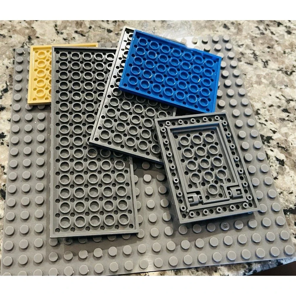 Vintage LEGO Bulk Lot 5.5 Lbs Mixed Bricks Plates Parts Minifigures